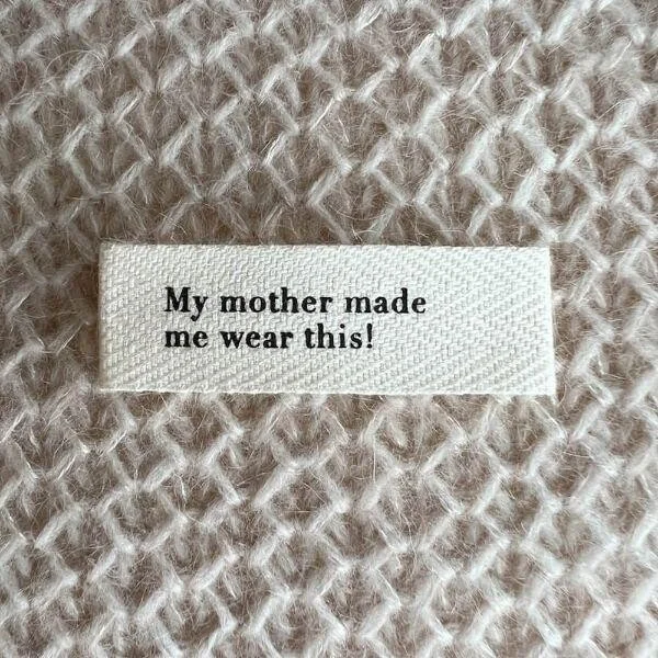 My mother made me wear this 1,5x5cm